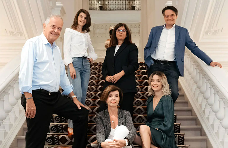 senseagency-groupe-escalier-interieur-web